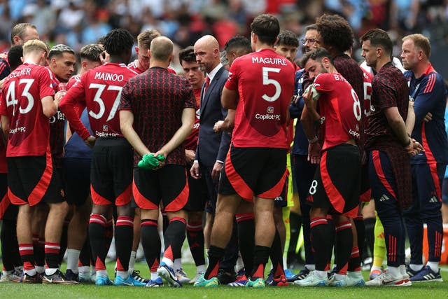 GettyImages-2166239629 Live: Manchester United vs Fulham - Premier League team news and line-ups as Matthijs de Ligt prepares for his debut.